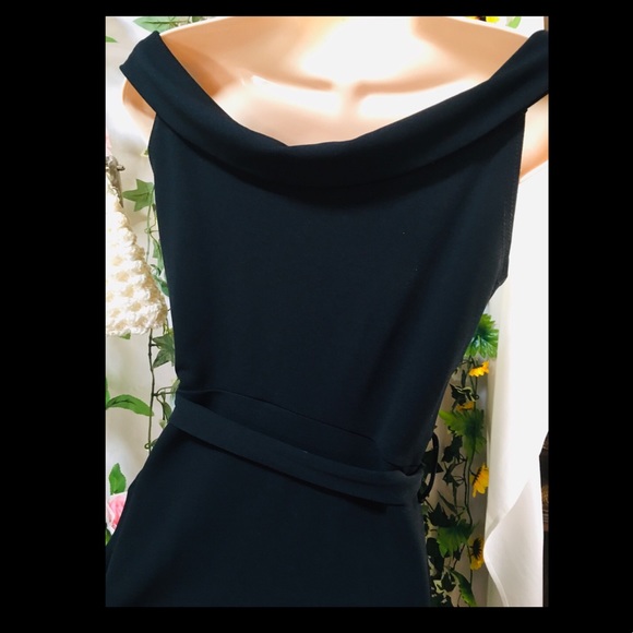 *Boohoo Night* off the shoulder belted dress π€ - Picture 5 of 9